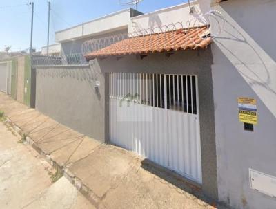 Casa para Venda, em Passos, bairro Primavera II, 2 dormitrios, 1 banheiro, 1 vaga