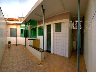 Casa para Venda, em Itapetininga, bairro Centro, 2 dormitrios, 2 banheiros