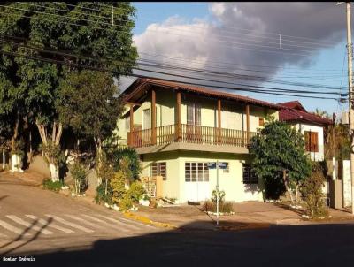 Casa para Venda, em Santa Cruz do Sul, bairro Renascena, 6 dormitrios, 2 banheiros