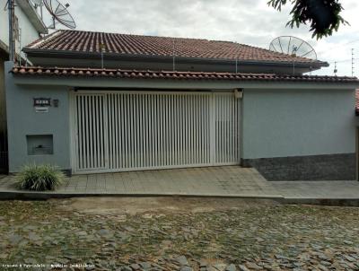 Casa para Venda, em Cataguases, bairro Bom Pastor, 4 dormitrios, 2 banheiros, 1 sute, 2 vagas