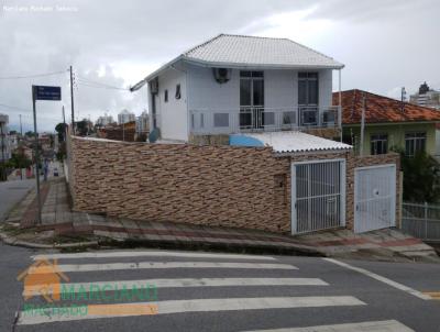 Casa para Venda, em Florianpolis, bairro Capoeiras, 4 dormitrios, 4 banheiros, 4 vagas