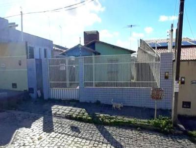 Casa para Venda, em Natal, bairro Pajuçara, 3 dormitórios, 1 banheiro, 2 vagas