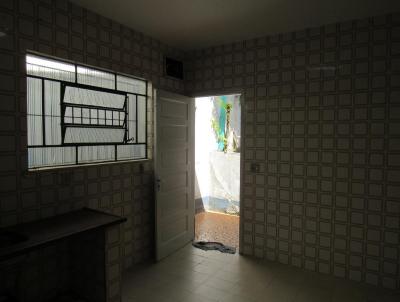 Casa Trrea para Venda, em So Paulo, bairro Vila Ipojuca, 1 dormitrio, 2 banheiros, 2 vagas