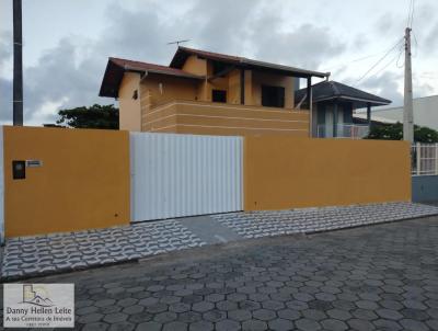 Casa para Venda, em Navegantes, bairro Centro, 3 dormitrios, 2 banheiros