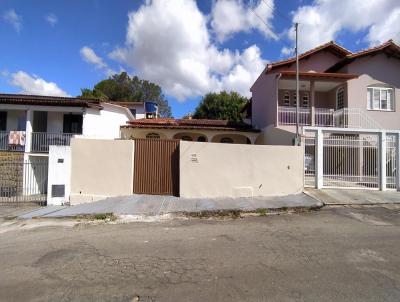 Casa para Venda, em Bom Despacho, bairro Centro, 3 dormitrios, 1 banheiro, 2 vagas