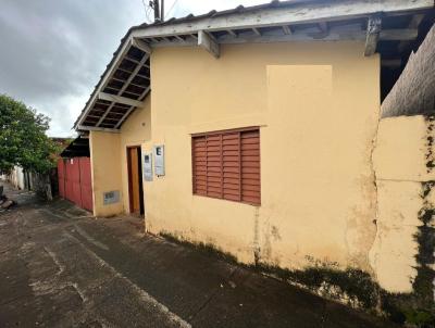 Casa para Venda, em Mococa, bairro Vila Carvalho, 2 dormitrios, 2 banheiros, 2 vagas