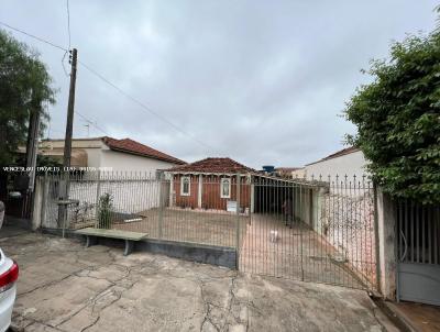 Casa para Venda, em Presidente Venceslau, bairro CENTRO, 2 dormitrios, 1 banheiro, 1 vaga