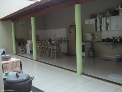 Casa para Venda, em Montes Claros, bairro PLANALTO PROLONGAMENTO, 3 dormitórios, 2 banheiros, 1 suíte