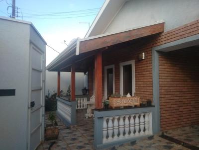 Casa para Venda, em Pirassununga, bairro Jardim Limoeiro, 3 dormitrios, 3 banheiros, 2 sutes, 2 vagas