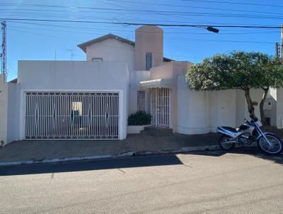 Casa para Venda, em Lins, bairro Jardim Ariano, 4 dormitrios, 3 banheiros, 2 sutes