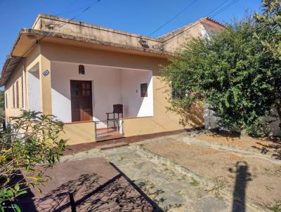 Casa 4 dormitrios ou + para Venda, em Miguel Pereira, bairro Alegria, 4 dormitrios, 1 banheiro