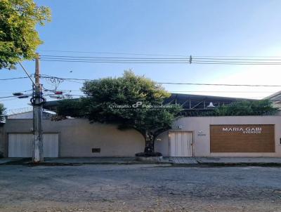 Galpo para Venda, em Cataguases, bairro Centro, 3 banheiros