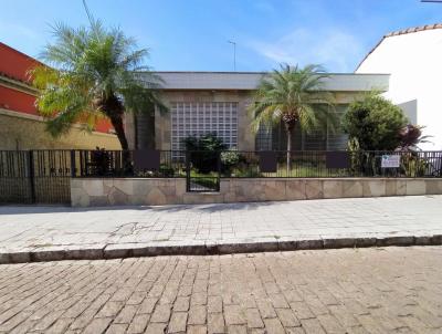 Casa para Locao, em So Jos do Rio Pardo, bairro Centro, 3 dormitrios, 3 banheiros, 1 sute, 1 vaga
