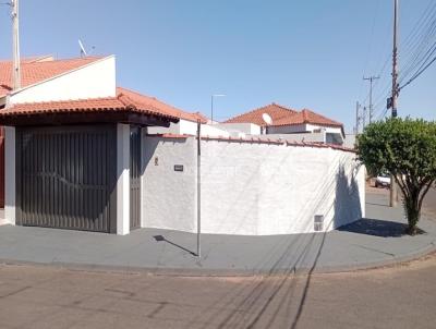 Casa para Locao, em Jaboticabal, bairro Jardim Graja, 3 dormitrios, 1 banheiro, 2 sutes, 3 vagas