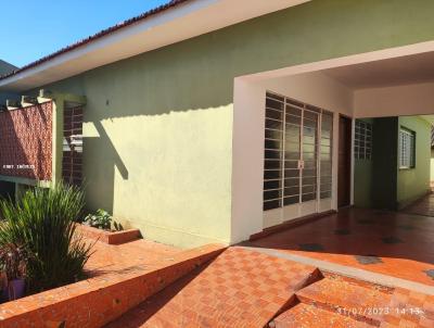 Casa para Locação, em Ourinhos, bairro Vila Recreio, 3 dormitórios, 1 banheiro, 2 vagas