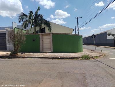 Casa para Venda, em Itapetininga, bairro Jardim Marab, 3 dormitrios, 1 banheiro, 1 sute, 3 vagas