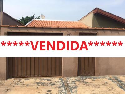 Casa para Venda, em Ourinhos, bairro SANTOS DUMONT, 3 dormitrios, 1 banheiro, 2 vagas