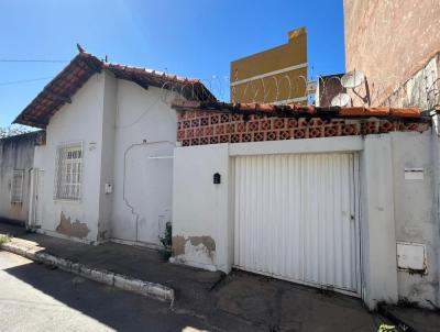 Casa para Venda, em Montes Claros, bairro Centro, 4 dormitrios, 2 banheiros, 3 vagas