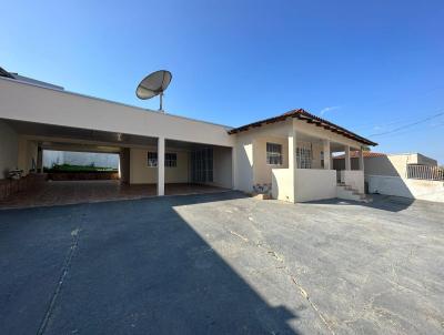 Casa para Locao, em Telmaco Borba, bairro Centro, 4 dormitrios, 2 banheiros, 2 vagas