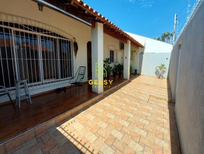 Casa para Venda, em Itapetininga, bairro Jardim Shangri-l, 3 dormitrios, 2 banheiros, 1 sute, 4 vagas