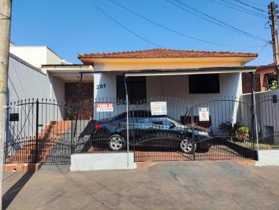 Casa para Venda, em Ourinhos, bairro Jardim Carolina, 3 dormitórios, 1 banheiro, 1 vaga