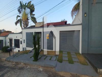 Casa para Venda, em Caldas Novas, bairro Bandeirante, 3 dormitrios, 1 banheiro, 3 sutes, 2 vagas