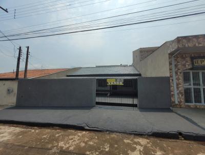 Casa para Venda, em Santo Antônio da Platina, bairro N.H. ADEMAR RODRIGUES OLIVEIRA, 3 dormitórios, 2 banheiros, 1 suíte, 4 vagas
