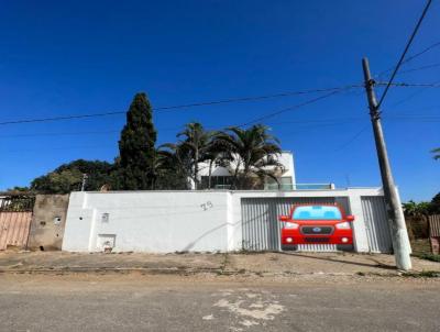 Casa para Venda, em Caratinga, bairro Residencial Porto Seguro, 4 dormitrios, 1 banheiro, 2 sutes, 2 vagas