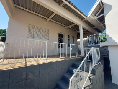 Casa para Locação, em Adamantina, bairro Centro, 2 dormitórios, 1 banheiro, 1 suíte