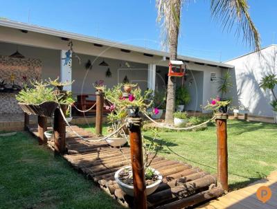 Casa para Venda, em Caldas Novas, bairro Itaguai II, 3 dormitrios, 3 banheiros, 1 sute, 2 vagas