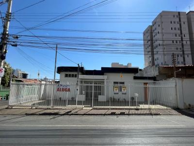 Casa para Locao, em Montes Claros, bairro Centro, 3 dormitrios, 3 banheiros, 3 vagas