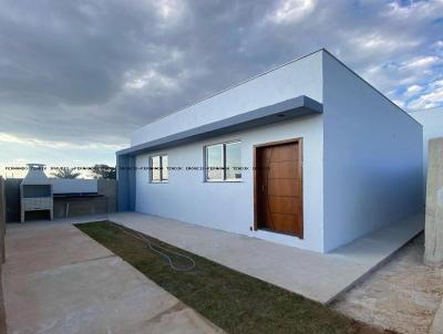 Casa para Venda, em Pedro Leopoldo, bairro TRINGULO, 2 dormitrios, 1 banheiro, 2 vagas