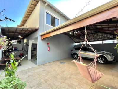 Casa Geminada para Venda, em Belo Horizonte, bairro Manacs, 3 dormitrios, 2 banheiros, 1 sute, 3 vagas