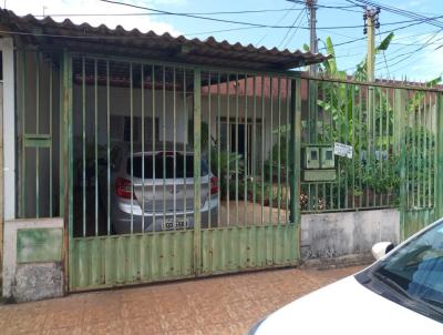Casa 4 dormitrios ou + para Venda, em Goinia, bairro Setor Leste Vila Nova, 4 dormitrios, 2 banheiros, 2 vagas