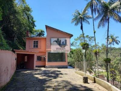 Casa para Venda, em Petrpolis, bairro Quitandinha, 4 dormitrios, 3 banheiros, 1 vaga