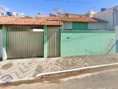 Casa para Venda, em Alfenas, bairro Vila Formosa, 3 dormitrios, 2 banheiros, 1 sute, 2 vagas