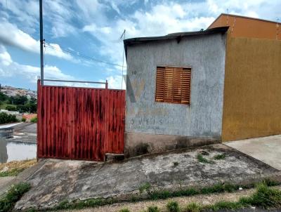 Casa para Venda, em Alfenas, bairro Vila Formosa, 2 dormitrios, 1 banheiro, 5 vagas