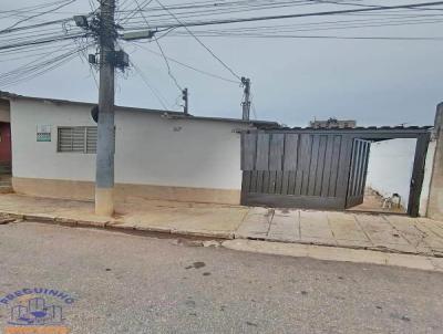 Casa para Venda, em Alfenas, bairro Aparecida, 3 dormitrios, 2 banheiros, 1 sute, 3 vagas