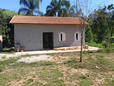 Chcara para Venda, em Pouso Alegre, bairro Perobas, 2 dormitrios, 1 banheiro, 1 vaga