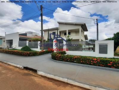 Casa para Venda, em Colorado do Oeste, bairro Centro, 5 dormitrios, 5 banheiros, 3 sutes, 2 vagas