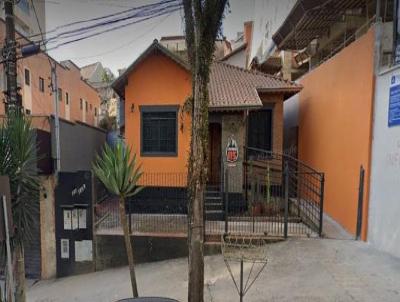 Casa para Locação, em Poços de Caldas, bairro Centro, 1 dormitório, 1 banheiro