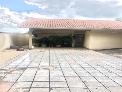 Casa para Venda, em Umuarama, bairro Zona VII, 3 dormitrios, 3 banheiros, 1 sute