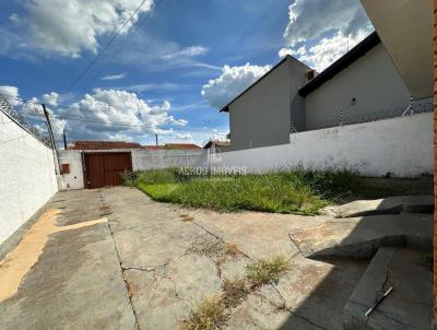 Casa para Venda, em Jaboticabal, bairro Jardim Brandi, 2 dormitrios, 1 banheiro, 4 vagas