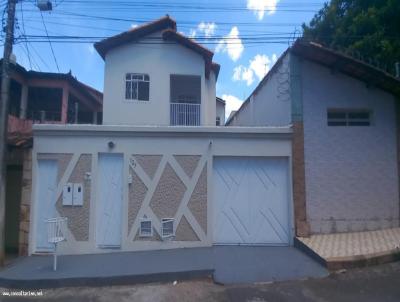 Casa para Venda, em Montes Claros, bairro VILA GUILHERMINA, 8 dormitórios, 5 banheiros, 2 suítes, 1 vaga
