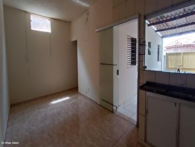 Casa para Locao, em Pederneiras, bairro Jardim Maria Luiza, 2 dormitrios, 1 banheiro, 2 vagas