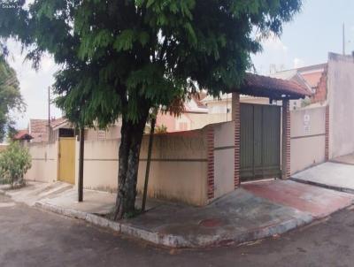 Casa para Venda, em Apucarana, bairro Afonso Camargo, 2 dormitrios, 2 banheiros, 1 vaga
