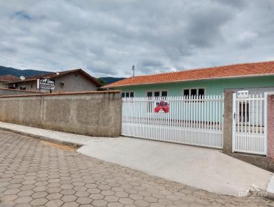 Casa para Locao, em Presidente Getlio, bairro Centro, 3 dormitrios, 1 banheiro, 4 vagas