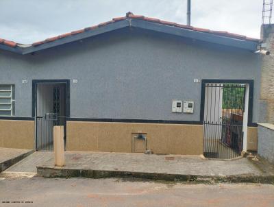 Casa para Locao, em Tefilo Otoni, bairro Frei Dimas, 3 dormitrios, 1 banheiro, 1 vaga