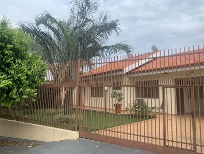 Casa para Venda, em Umuarama, bairro Zona VII, 3 dormitrios, 2 banheiros, 1 sute, 6 vagas