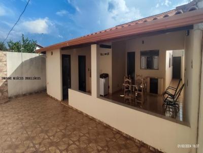 Casa para Venda, em Araguari, bairro Amorim, 3 dormitrios, 3 banheiros, 1 sute, 2 vagas